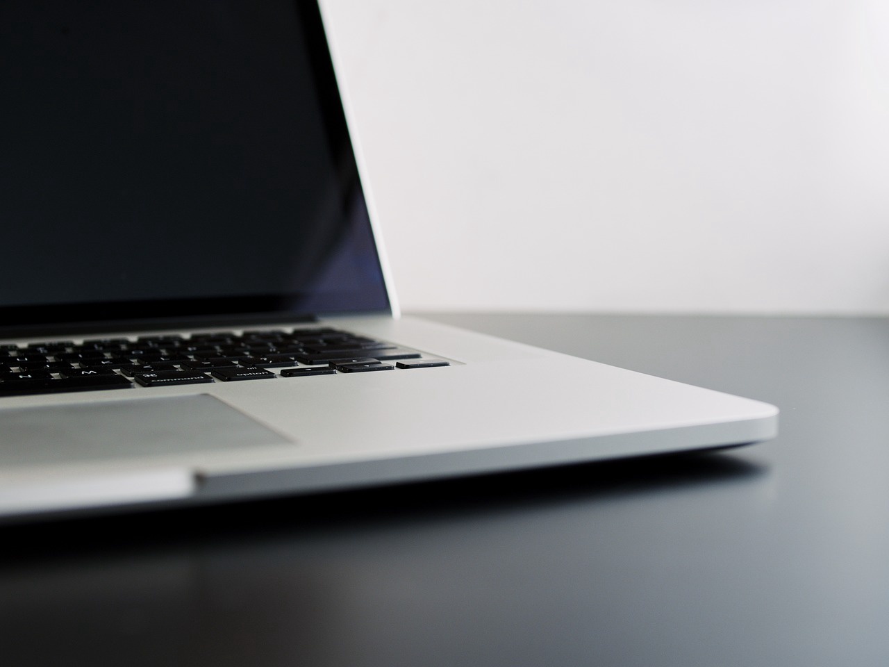 Apple представила MacBook на чипах M1 собственной разработки Apple представила MacBook на чипах M1 собственной разработки