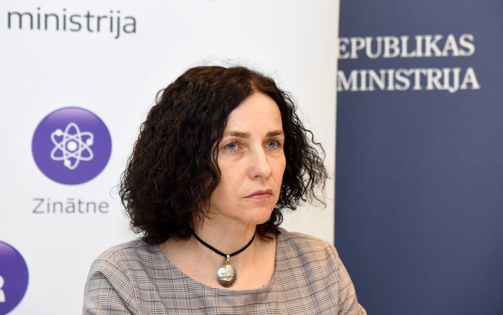 ЛПРОН, возможно, потребует отставки министра образования ЛПРОН, возможно, потребует отставки министра образования