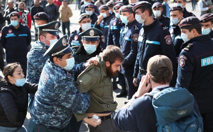 Оппозиция не смогла отправить Пашиняна в отставку Оппозиция не смогла отправить Пашиняна в отставку