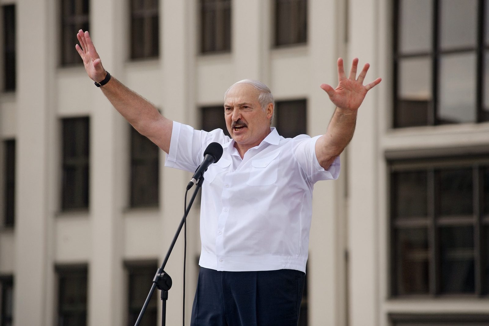 Евросоюз ввел санкции против Лукашенко Евросоюз ввел санкции против Лукашенко