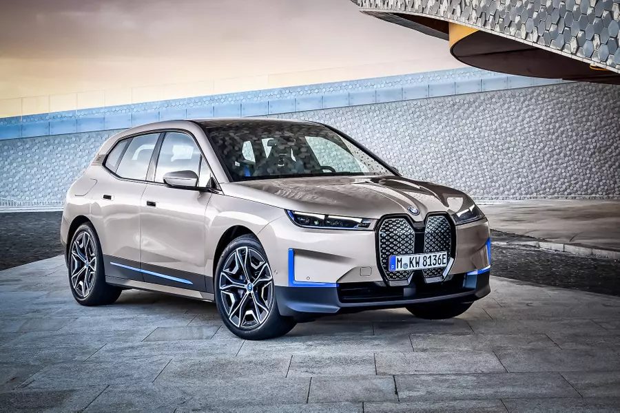 500 сил и 5 секунд до сотни - электрический BMW iX