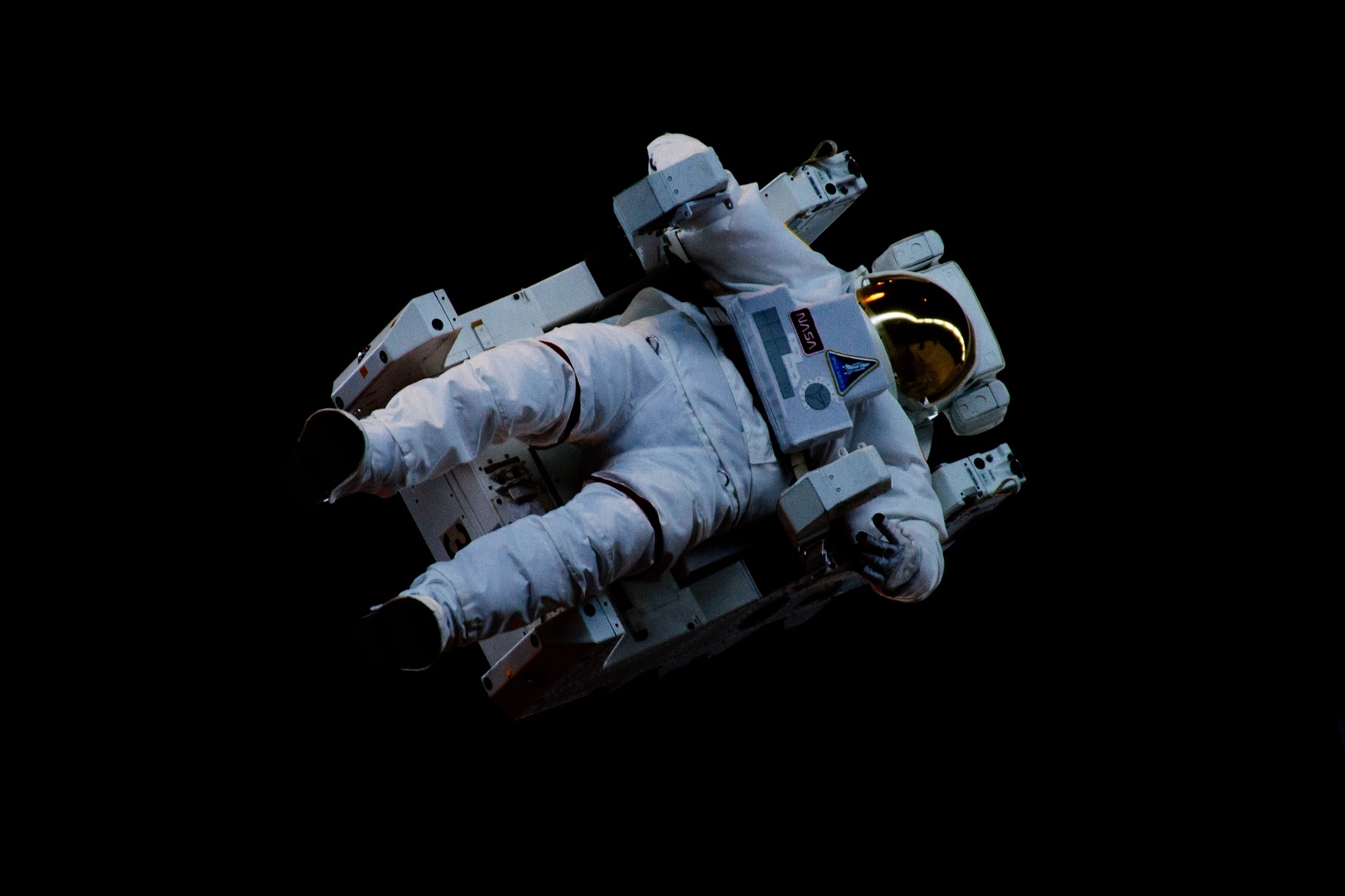 "SpaceX" kosmosa kuģis veiksmīgi startējis uz SKS "SpaceX" kosmosa kuģis veiksmīgi startējis uz SKS