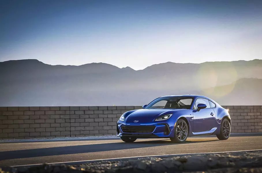 Subaru представила новый BRZ Subaru представила новый BRZ
