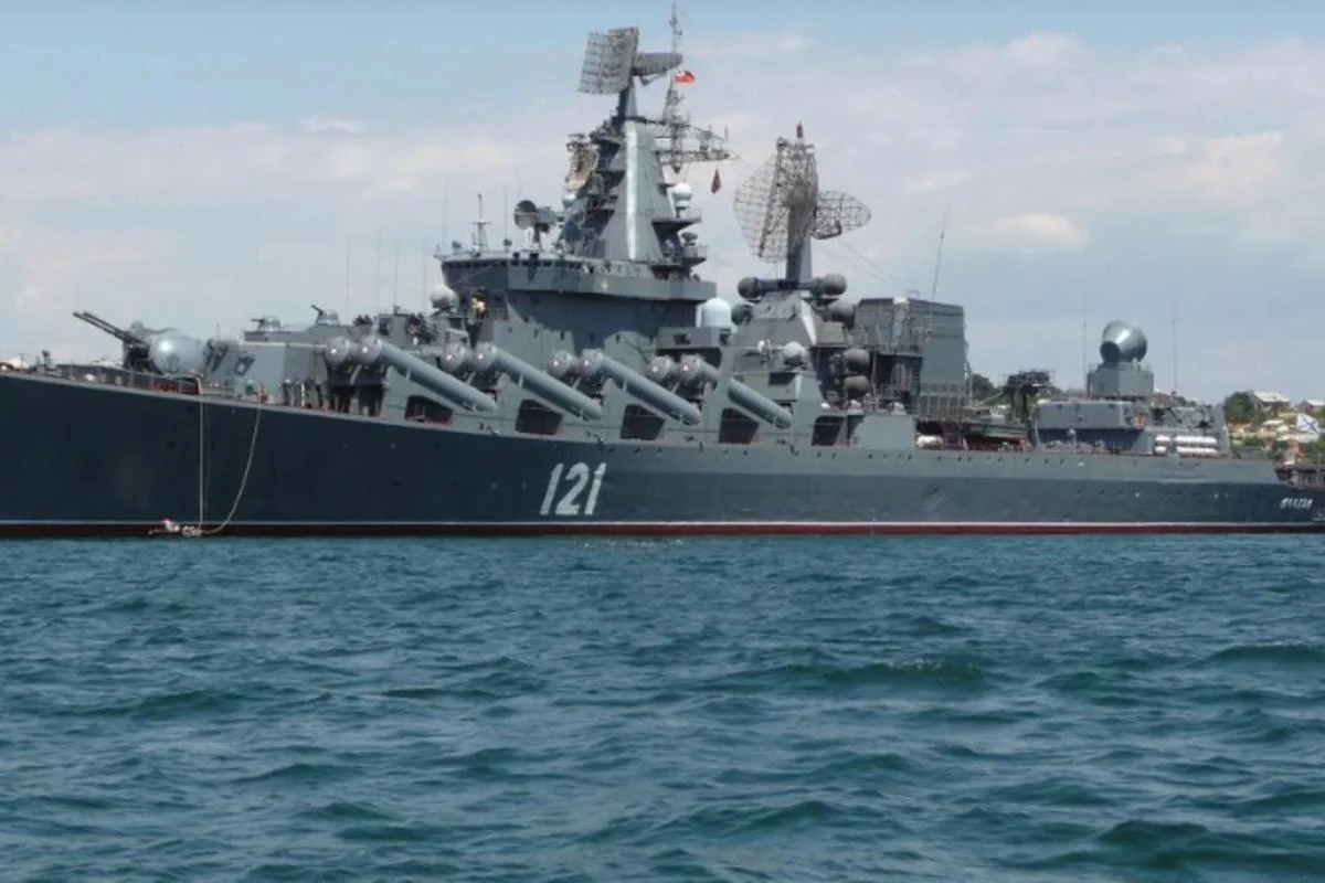Загорелся российский корабль, "посланный" пограничниками с острова Змеиный Загорелся российский корабль, "посланный" пограничниками с острова Змеиный