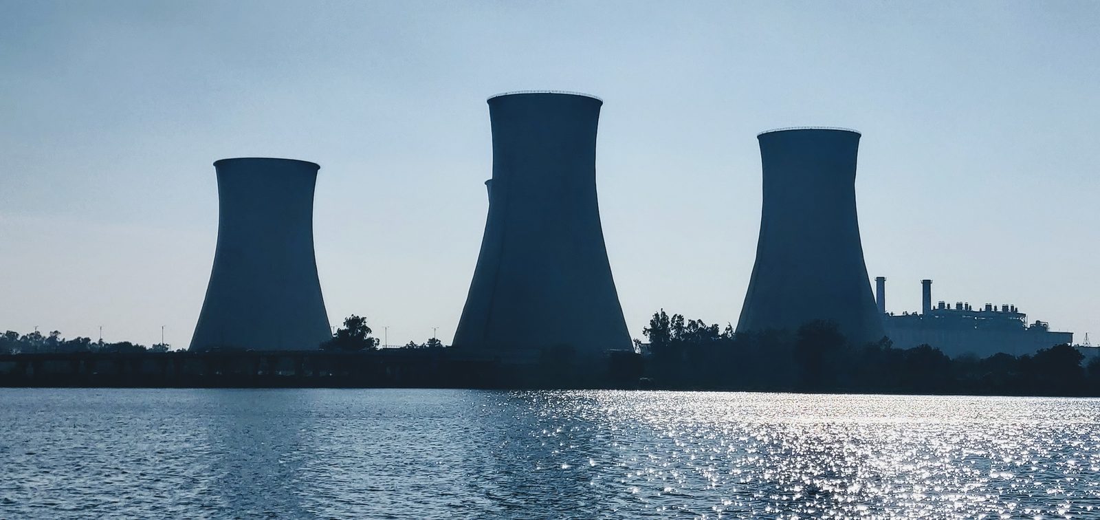 Japāna novadīs okeānā miljonu tonnu ūdens no Fukušimas atomelektrostacijas Japāna novadīs okeānā miljonu tonnu ūdens no Fukušimas atomelektrostacijas
