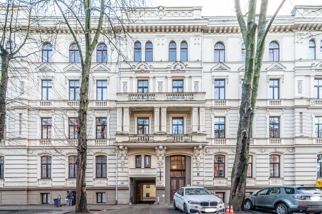 В борьбе за парковку. Недоброжелатель приклеил записки на стекла автомобилей суперклеем В борьбе за парковку. Недоброжелатель приклеил записки на стекла автомобилей суперклеем