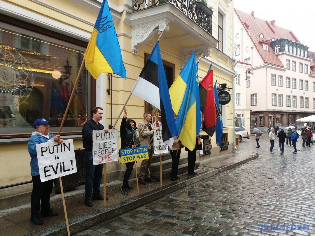 У посольства России в Таллинне пройдет пикет в поддержку Украины У посольства России в Таллинне пройдет пикет в поддержку Украины
