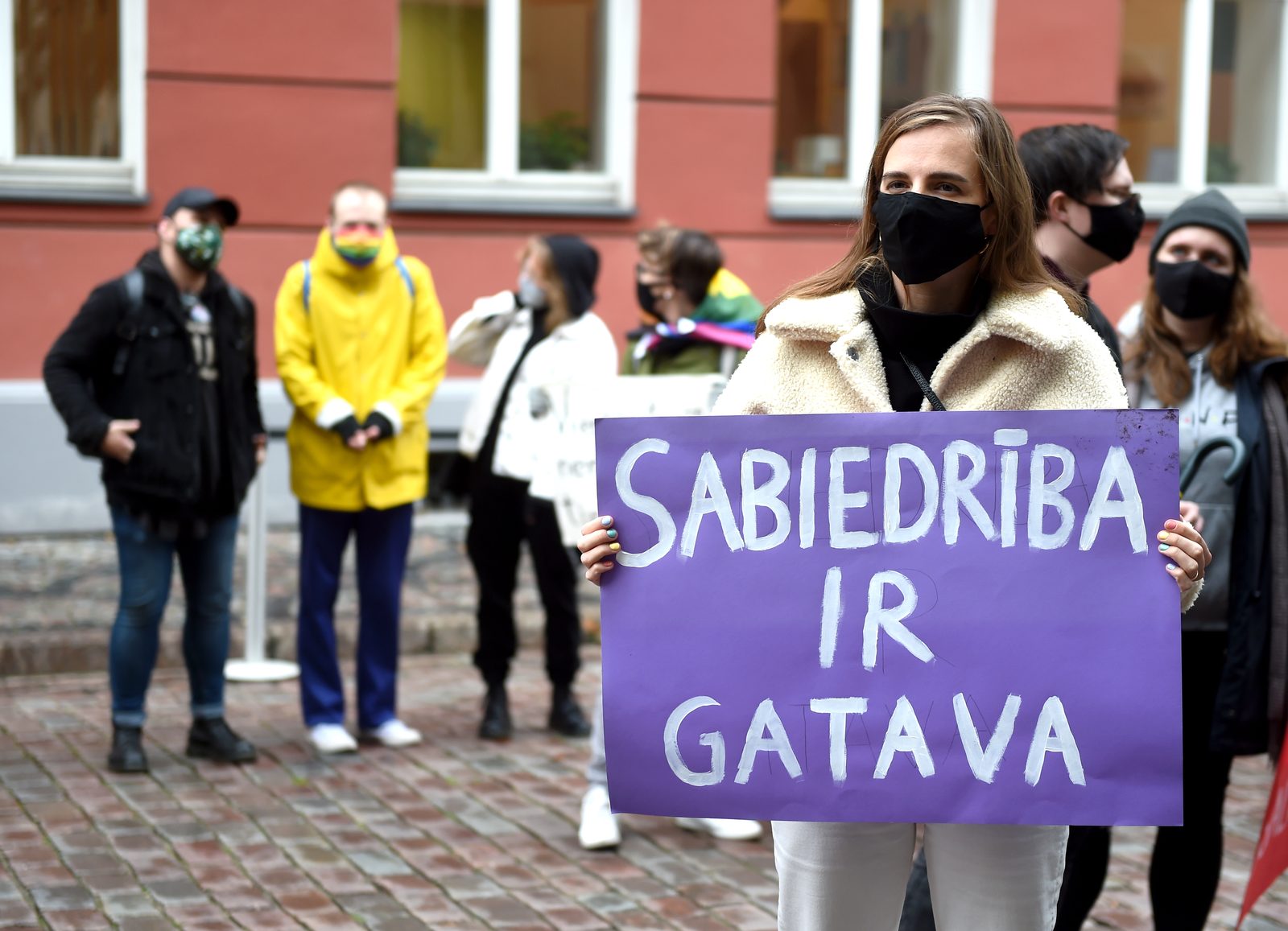 Собрана 21 000 подписей под признанием сожителей - семьей Собрана 21 000 подписей под признанием сожителей - семьей