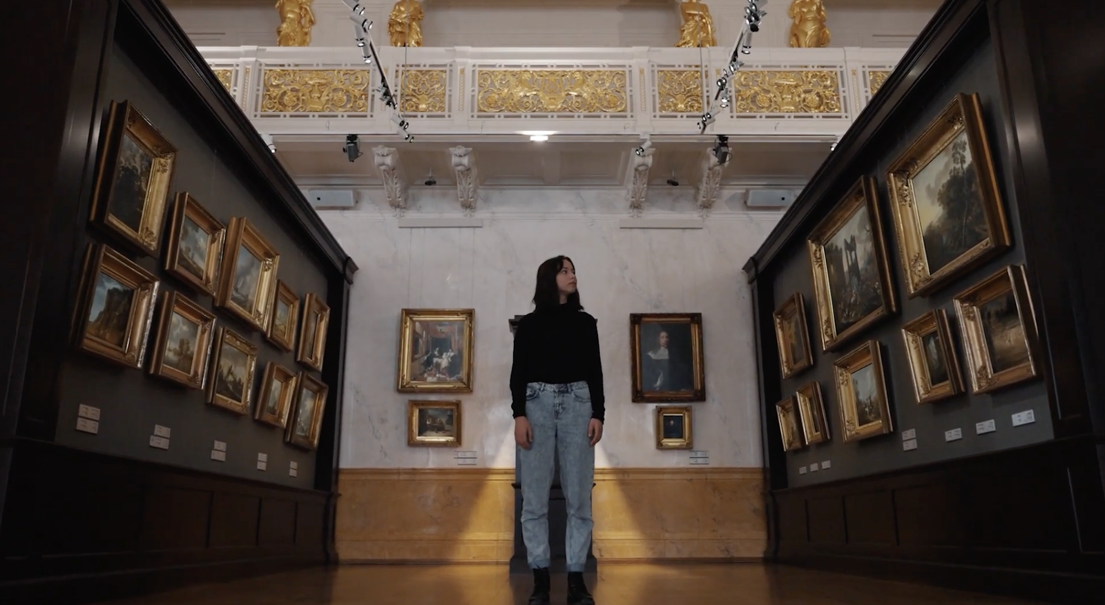 РИЖСКАЯ БИРЖА сняла короткометражки "Sākt ar mākslu - Start with Art" РИЖСКАЯ БИРЖА сняла короткометражки "Sākt ar mākslu - Start with Art"