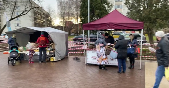 «Как вы смеете называть эту дешевую палатку рождественской ярмаркой?» Люди недовольны «Как вы смеете называть эту дешевую палатку рождественской ярмаркой?» Люди недовольны