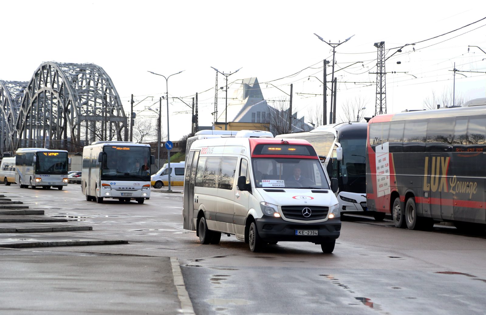 Зараженный Covid-19 ехал в автобусе из Риги в Эргли