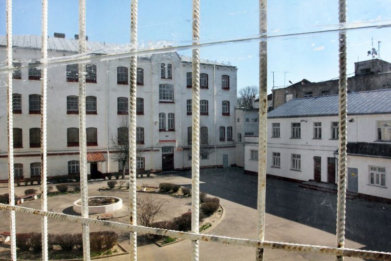 Сокращены сроки двум литовцам, застреливших заказчика Бункуса Сокращены сроки двум литовцам, застреливших заказчика Бункуса