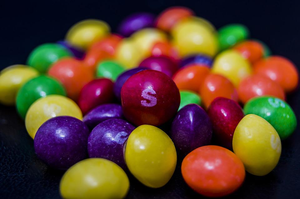 Guardian: "Вкус токсина? Skittles не пригодны для употребления человеком, утверждает истец. Guardian: "Вкус токсина? Skittles не пригодны для употребления человеком, утверждает истец.