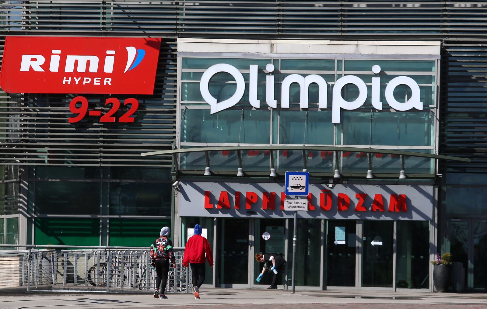 Tirdzniecības centrs "Olimpia" slēgtos veikalus atbrīvojis no nomas maksas