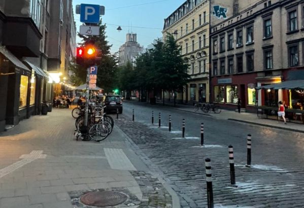 В Риге столбики заменят островки безопасности В Риге столбики заменят островки безопасности