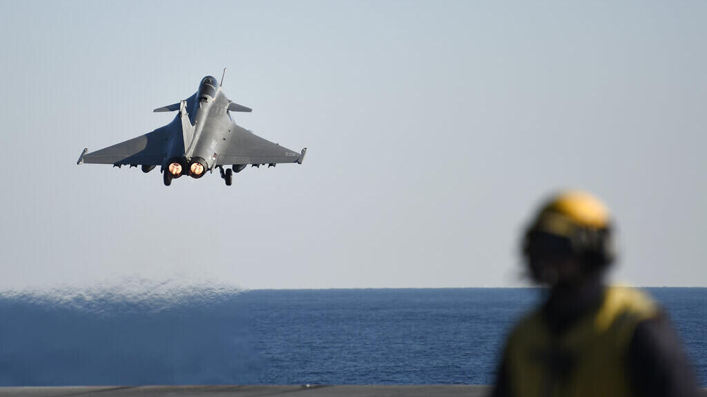 Lielvārdes bāzē ieradīsies divi Francijas iznīcinātāji "Rafale"