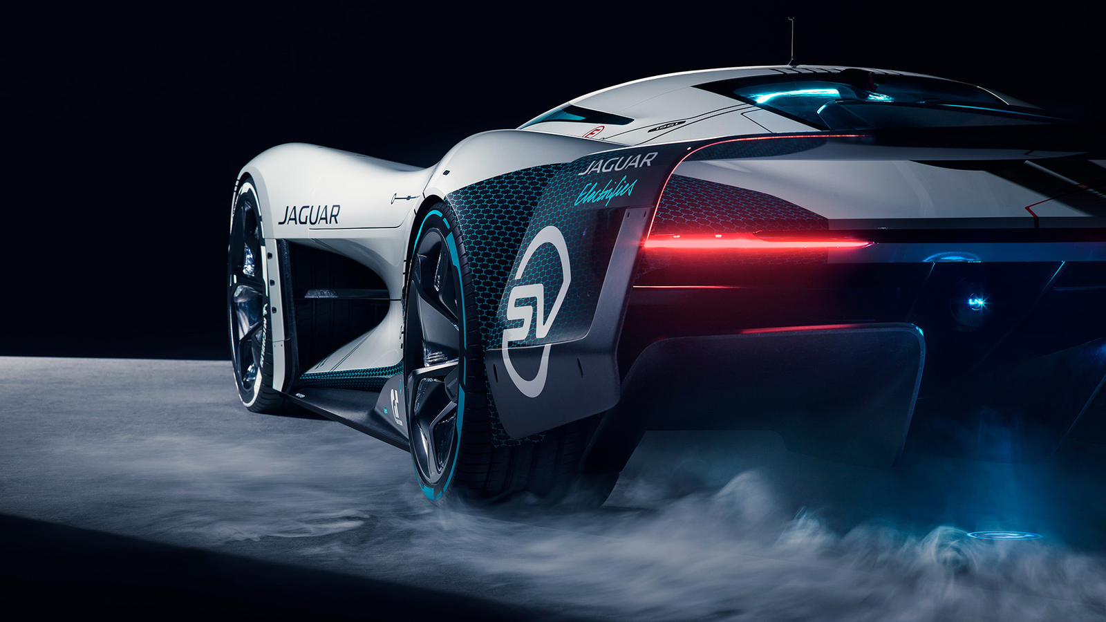 Виртуальный гоночный электрокар Vision GT SV от Jaguar: 1.6 секунды до сотни Виртуальный гоночный электрокар Vision GT SV от Jaguar: 1.6 секунды до сотни