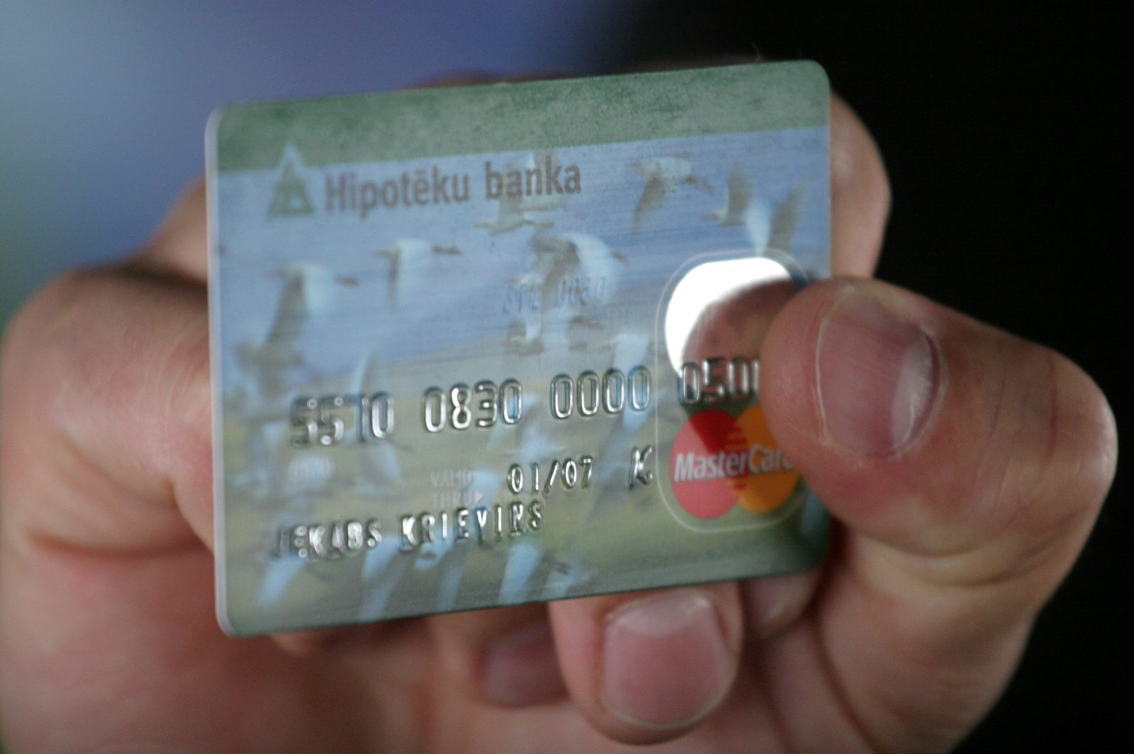 Bezskaidrās naudas maksājumu apmērs pērn Latvijā samazinājies par 10,8% Bezskaidrās naudas maksājumu apmērs pērn Latvijā samazinājies par 10,8%