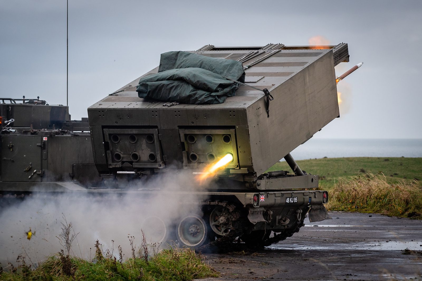 Великобритания собирается направить в Украину ракетные системы M270. Аналог американских РСЗО HIMARS