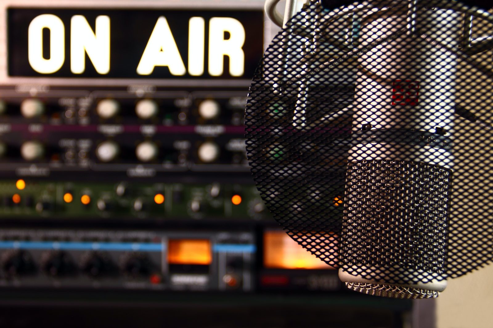 Ungārijas vadošā neatkarīgā radiostacija zaudē licenci Ungārijas vadošā neatkarīgā radiostacija zaudē licenci