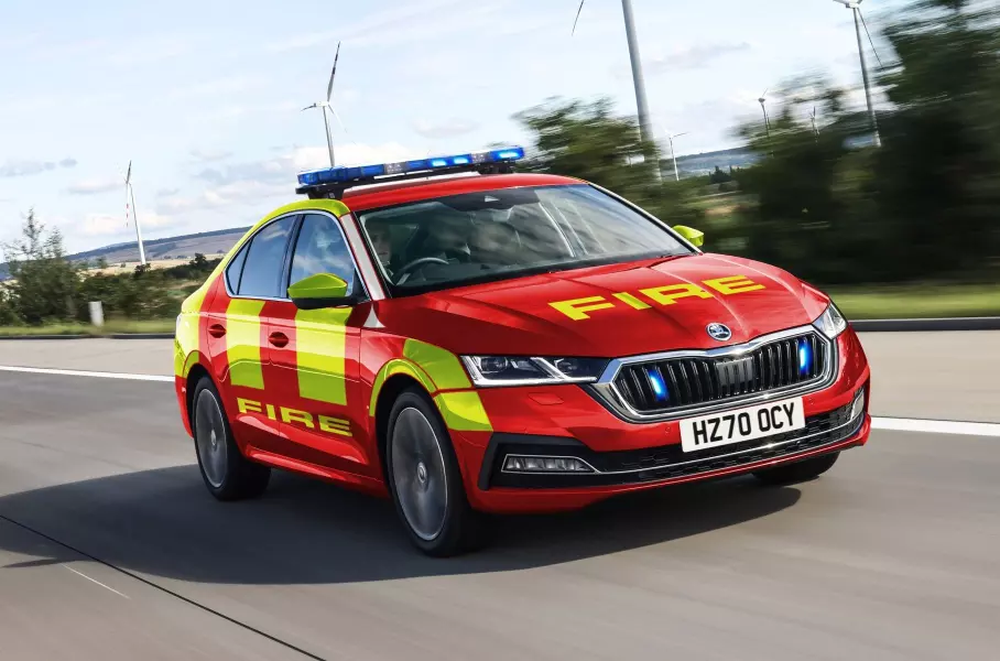 Гибриды Skoda помогут полиции и скорой помощи нести службу в Великобритании Гибриды Skoda помогут полиции и скорой помощи нести службу в Великобритании