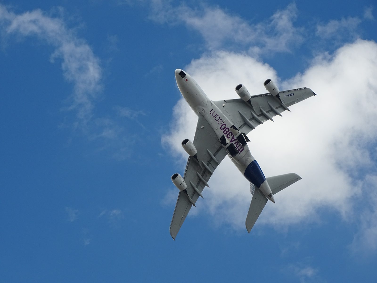 "Airbus" pasūtījumu apjoms pērn nokrities par 65% "Airbus" pasūtījumu apjoms pērn nokrities par 65%