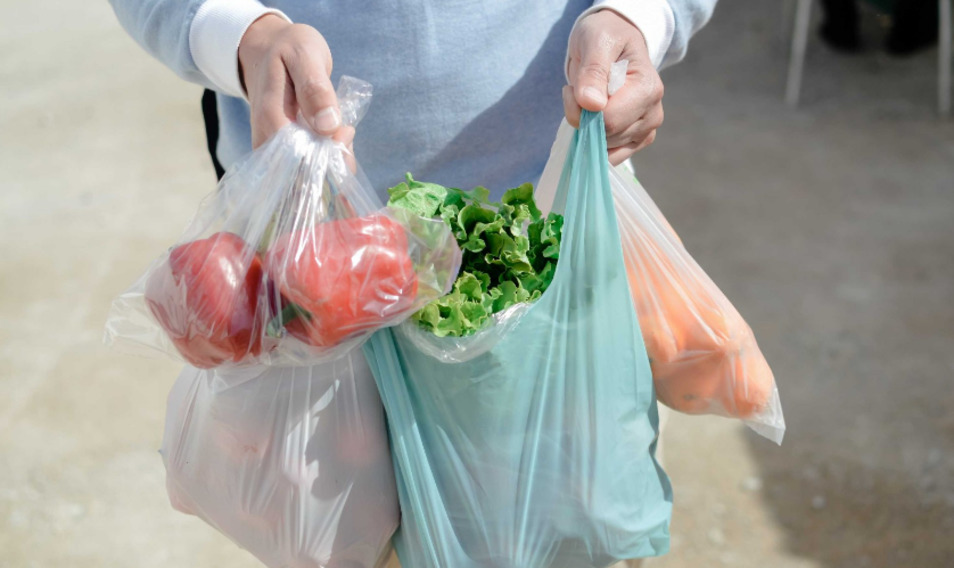 3 цента за мешочек? Латвийцы возмущены жадностью некоторых продуктовых магазинов 3 цента за мешочек? Латвийцы возмущены жадностью некоторых продуктовых магазинов