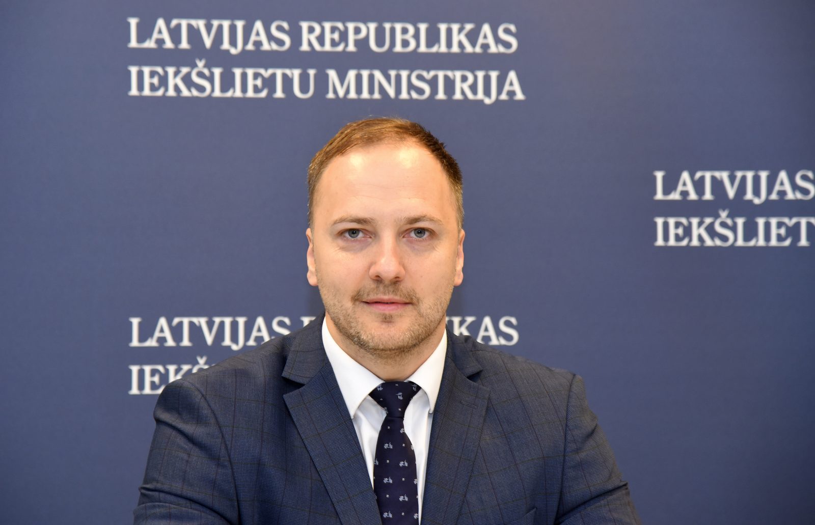 Гиргенс призывал не направлять гнев на работников полиции