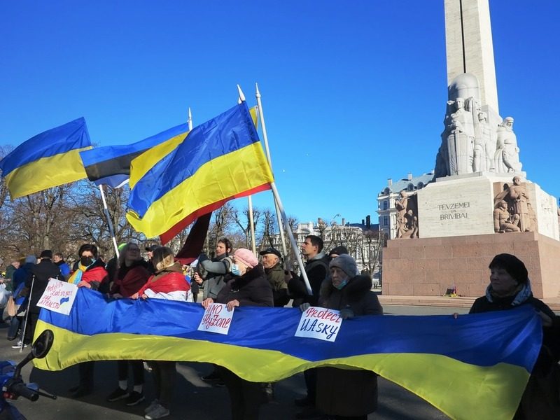 Начат сбор подписей за возможность получения гражданства Латвии при сохранении гражданства Украины