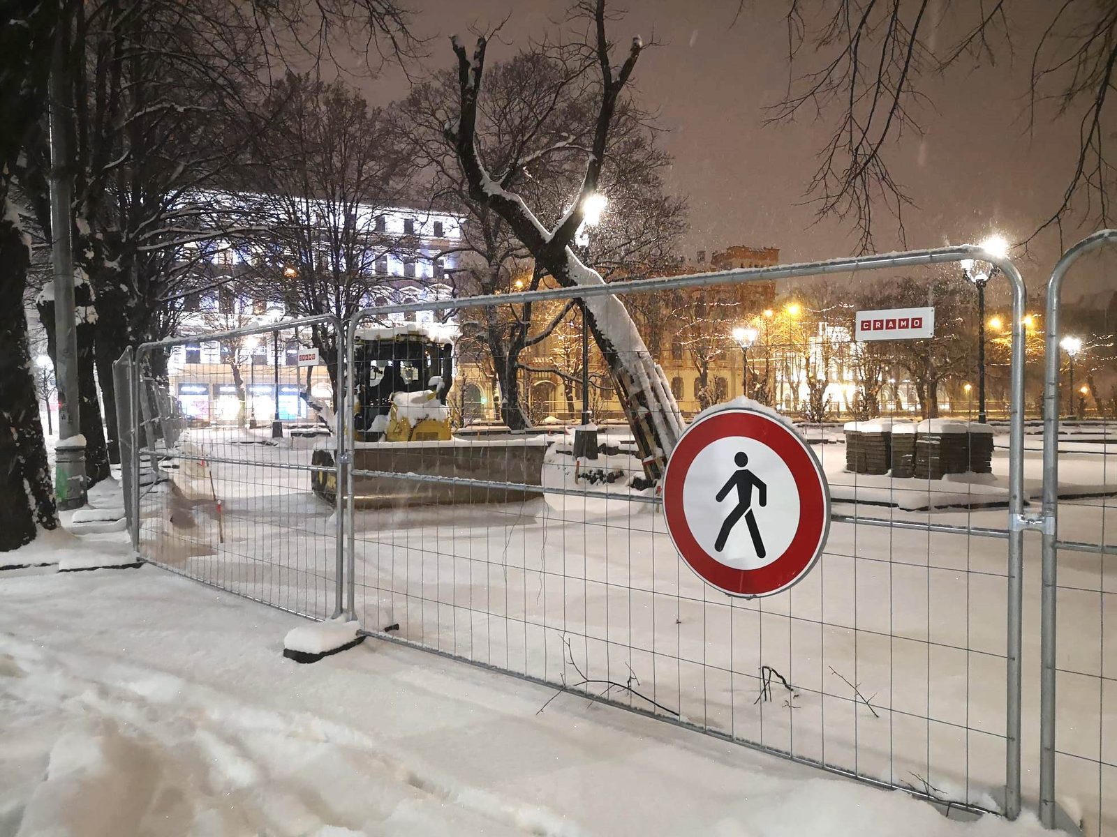 Дума: принудительная расчистка тротуаров —  не наказание