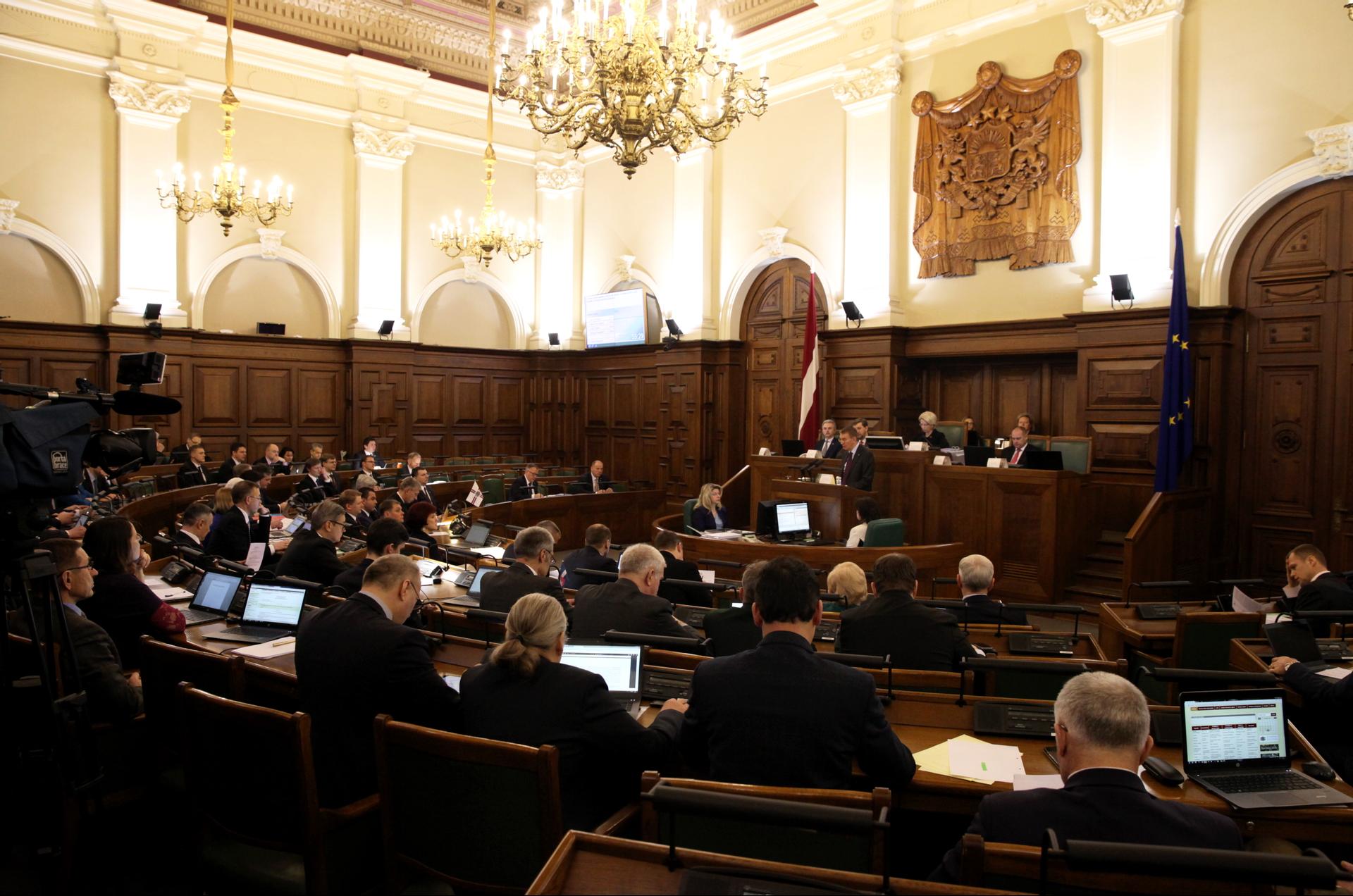 Число сторонников референдума о роспуске 14-го Сейма приблизилось к 20 000