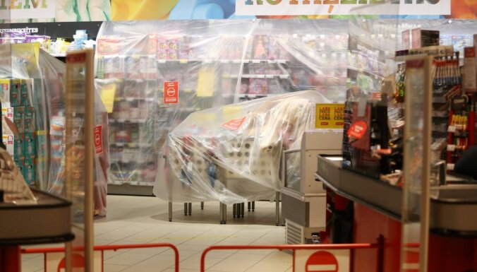 Магазины переходят на "красный" и планируют ужаться до 1500 кв. метров