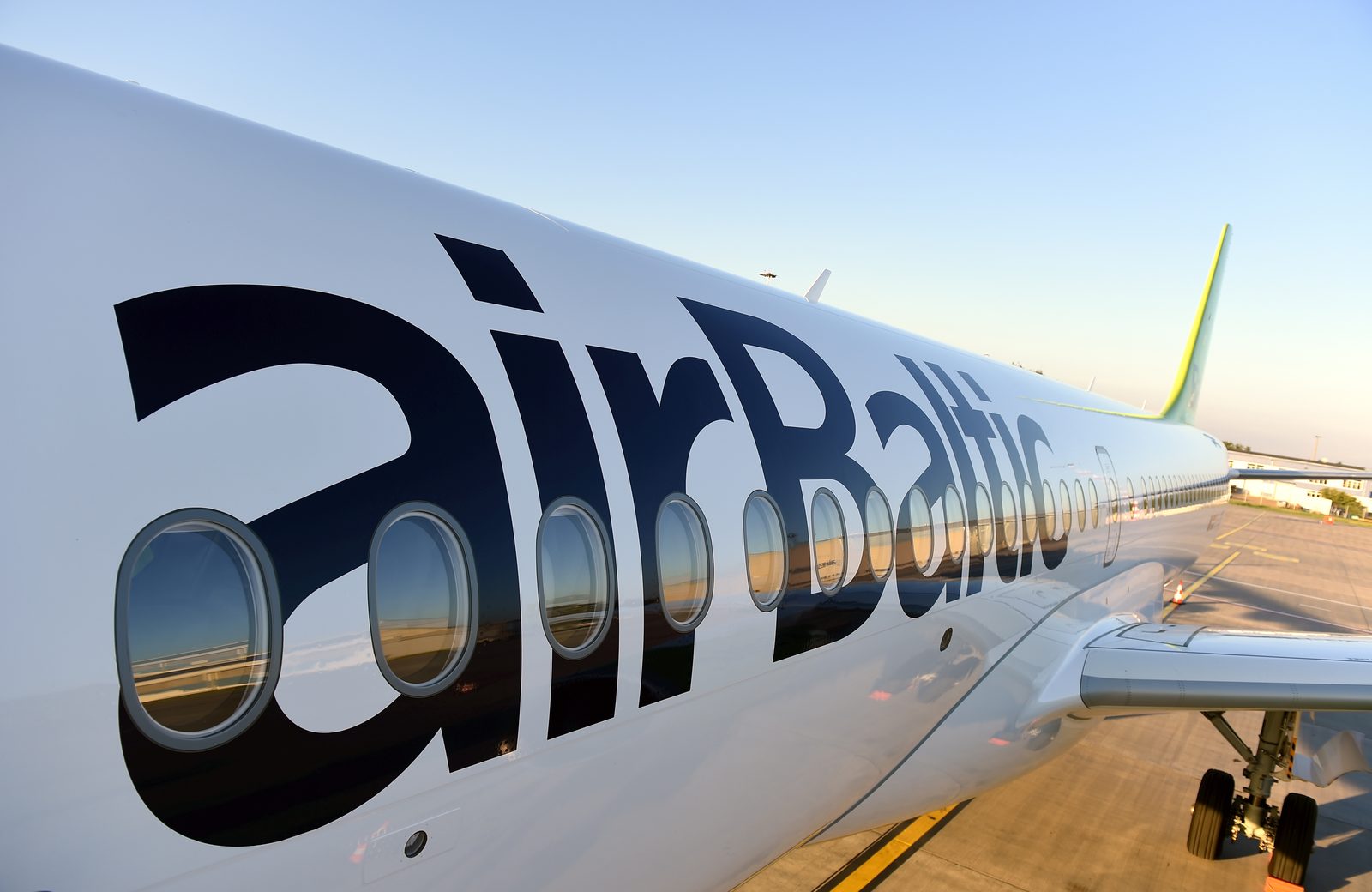Авиакомпания "airBaltic" за первое полугодие получила прибыль в размере 14,604 млн евро
