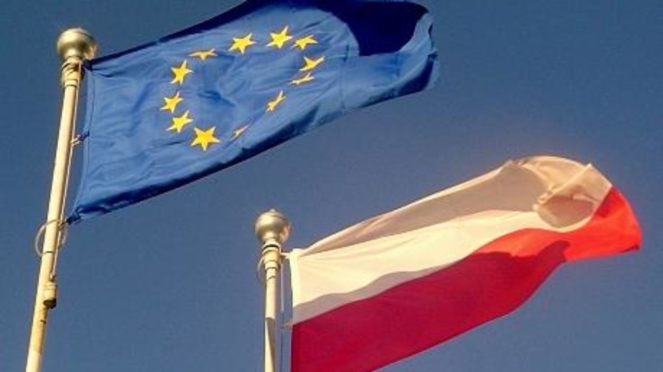 Евросоюз собирается урезать финансирование Польше