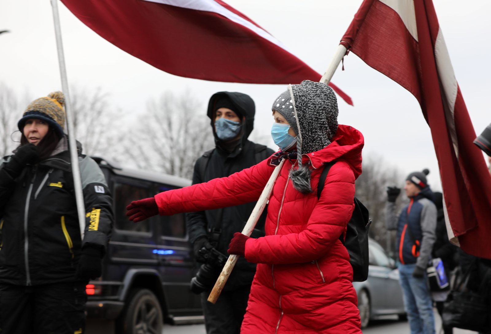 Более 150 человек собрались на несанкционированный пикет в Валке Более 150 человек собрались на несанкционированный пикет в Валке