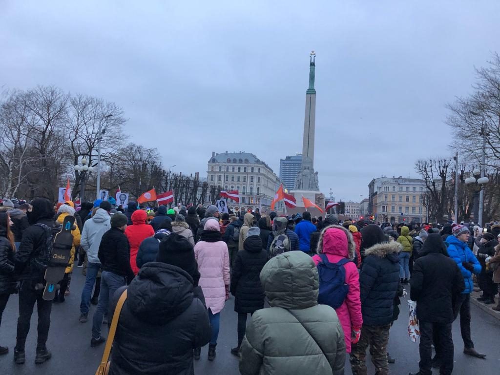 "В латвийском обществе нет духа демократии": субботние пикеты вызвали бурю негативных реакций "В латвийском обществе нет духа демократии": субботние пикеты вызвали бурю негативных реакций