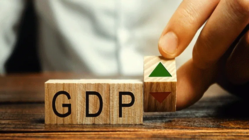 ВВП вырос за полгода на 4,7%. Но экономисты ожидают краткосрочную рецессию ВВП вырос за полгода на 4,7%. Но экономисты ожидают краткосрочную рецессию