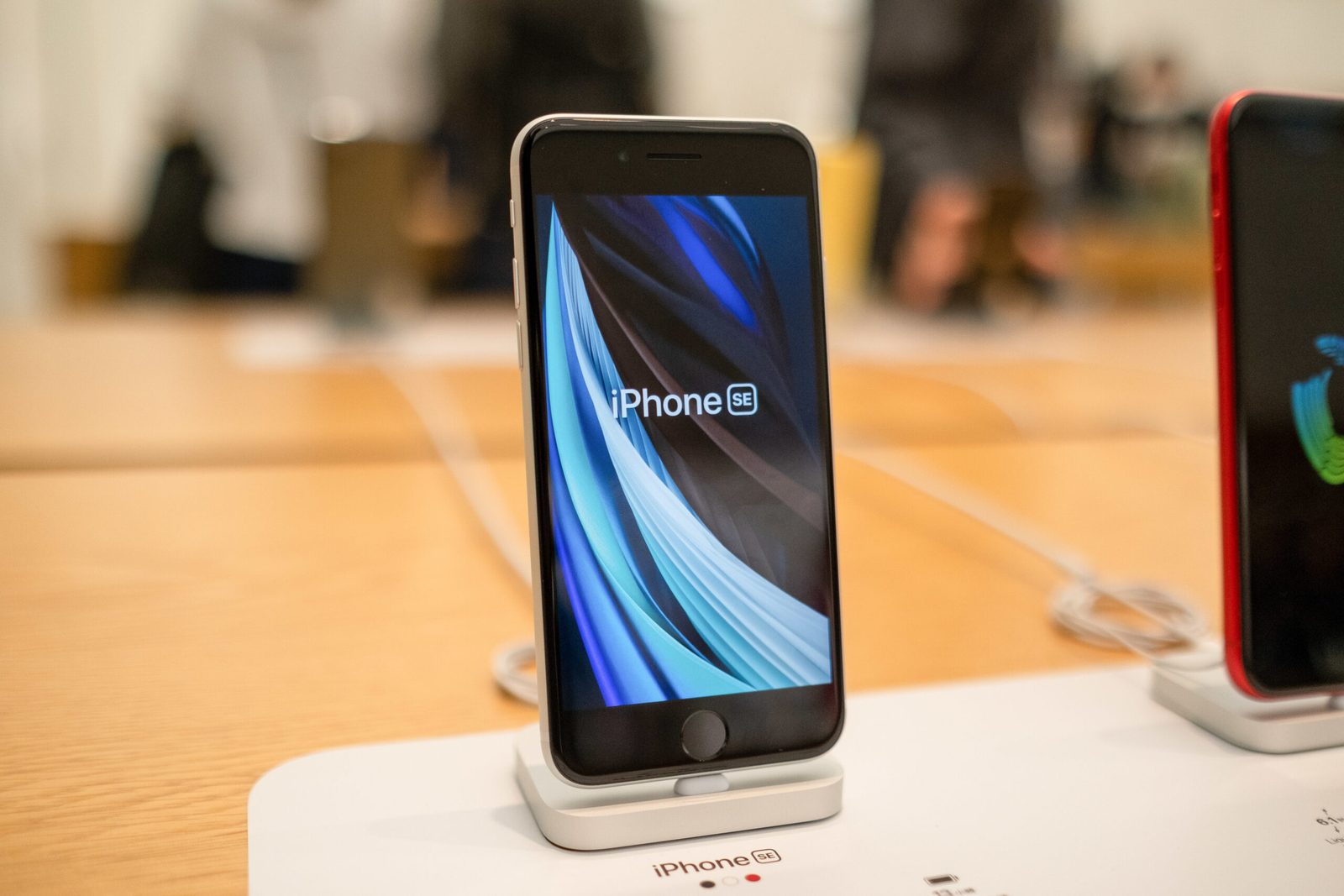 У нового бюджетного iPhone будет обновленный дизайн