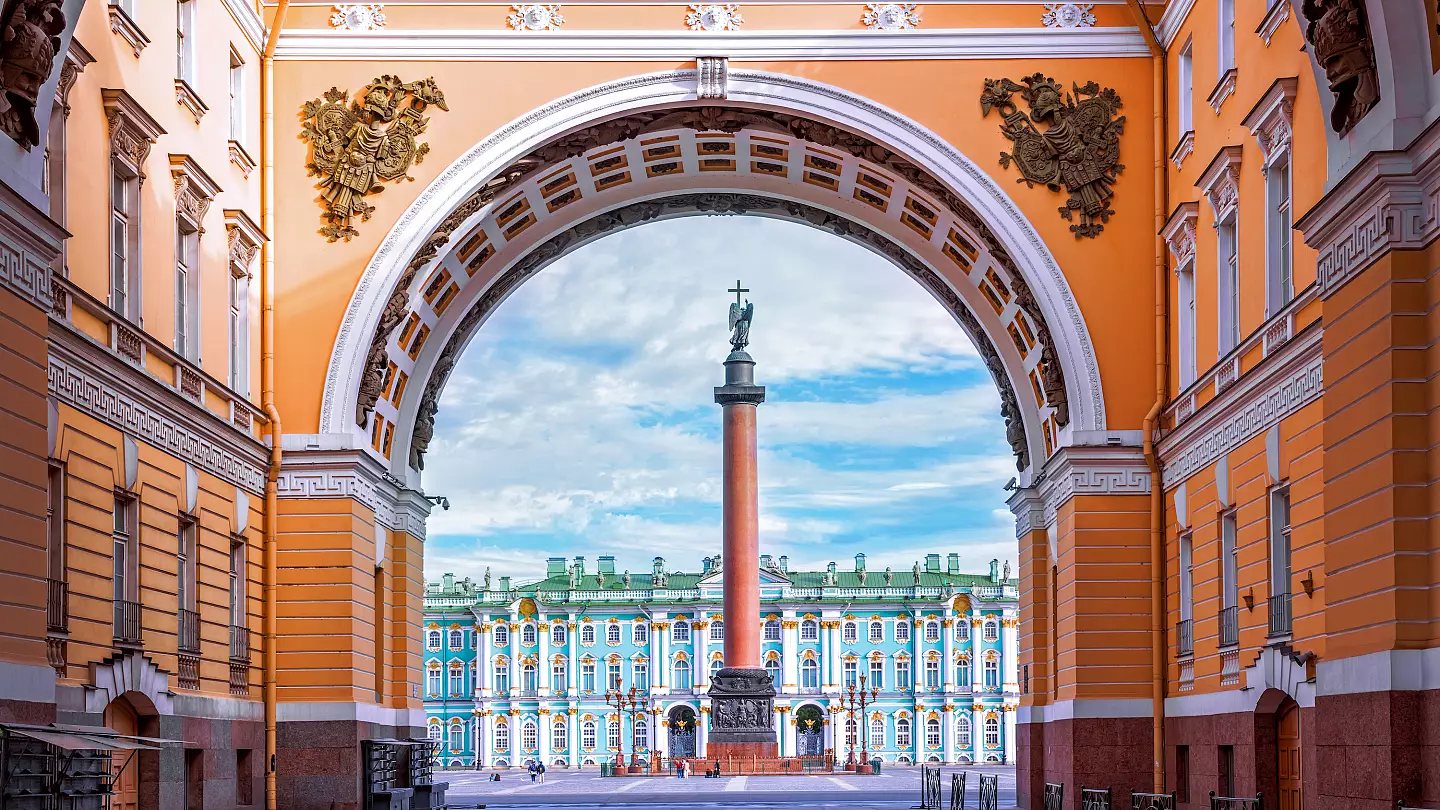В Петербурге начали набор в мотострелковый батальон для отправки на войну. Такие батальоны создают и в других регионах России В Петербурге начали набор в мотострелковый батальон для отправки на войну. Такие батальоны создают и в других регионах России