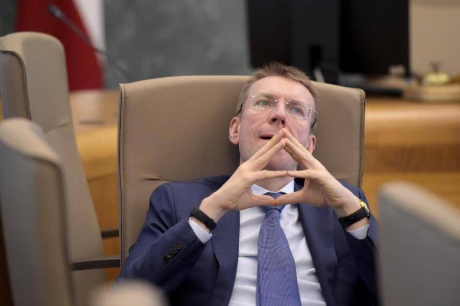 Вдвоем от имени всей Латвии поддержали LGBT. От Кариньша требуют объяснений Вдвоем от имени всей Латвии поддержали LGBT. От Кариньша требуют объяснений