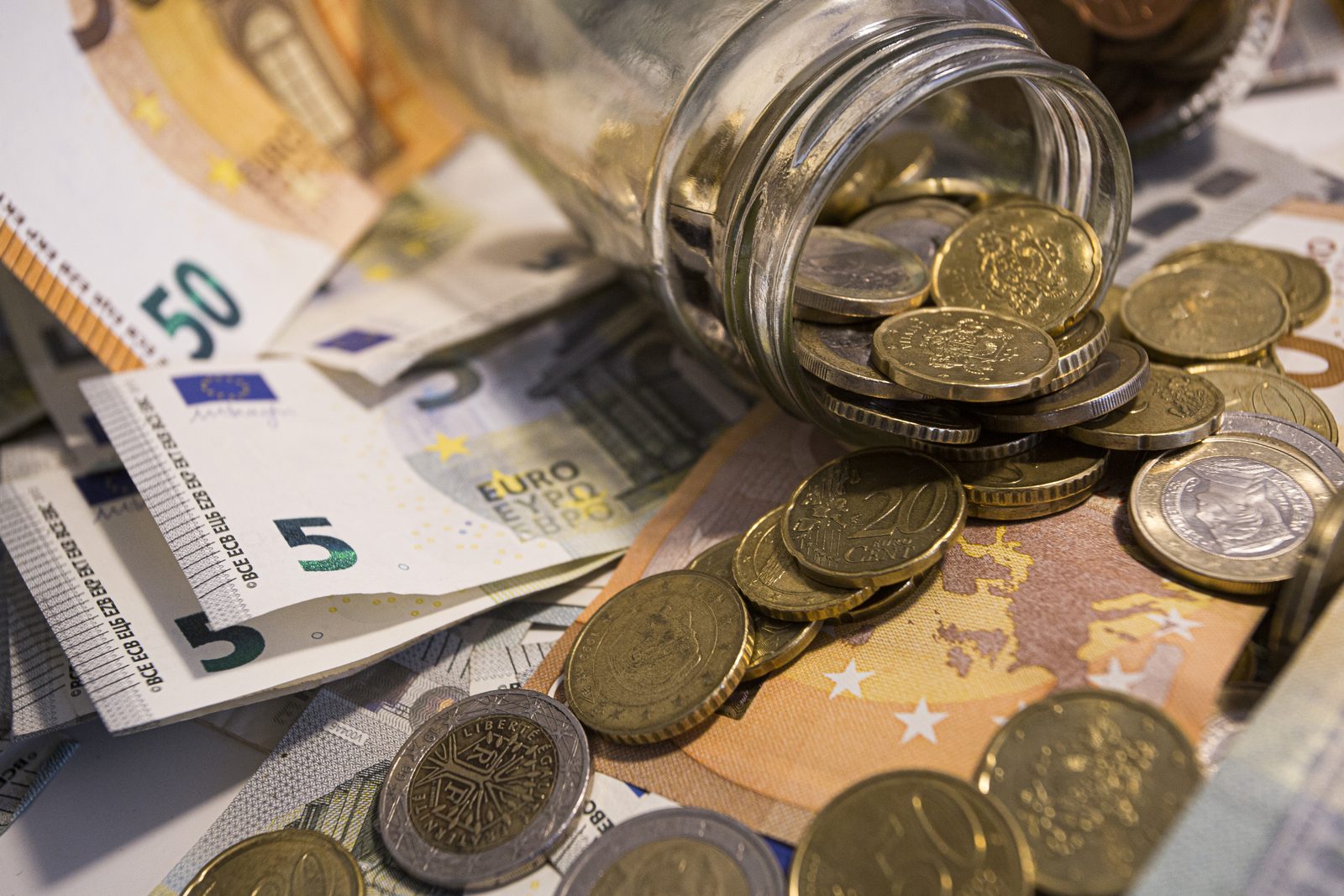 Budžeta komisija atbalsta 180,9 miljonu eiro piešķiršanu VID atbalsta pasākumiem Covid-19 krīzē Budžeta komisija atbalsta 180,9 miljonu eiro piešķiršanu VID atbalsta pasākumiem Covid-19 krīzē