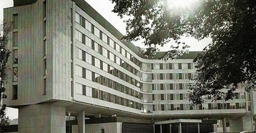 Снесут вопреки мнению экспертов и общественности - арендаторов должны освободить здание на Элизабетес 2 Снесут вопреки мнению экспертов и общественности - арендаторов должны освободить здание на Элизабетес 2