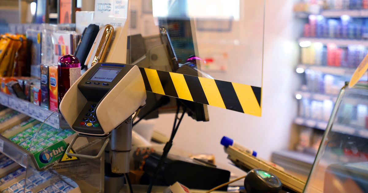 Торговцы призывают отменить ограничения на торговлю по субботам и перед праздниками Торговцы призывают отменить ограничения на торговлю по субботам и перед праздниками