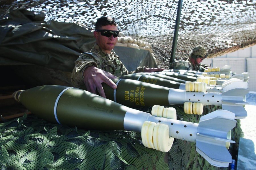 Украина жалуется на нехватку боеприпасов Украина жалуется на нехватку боеприпасов