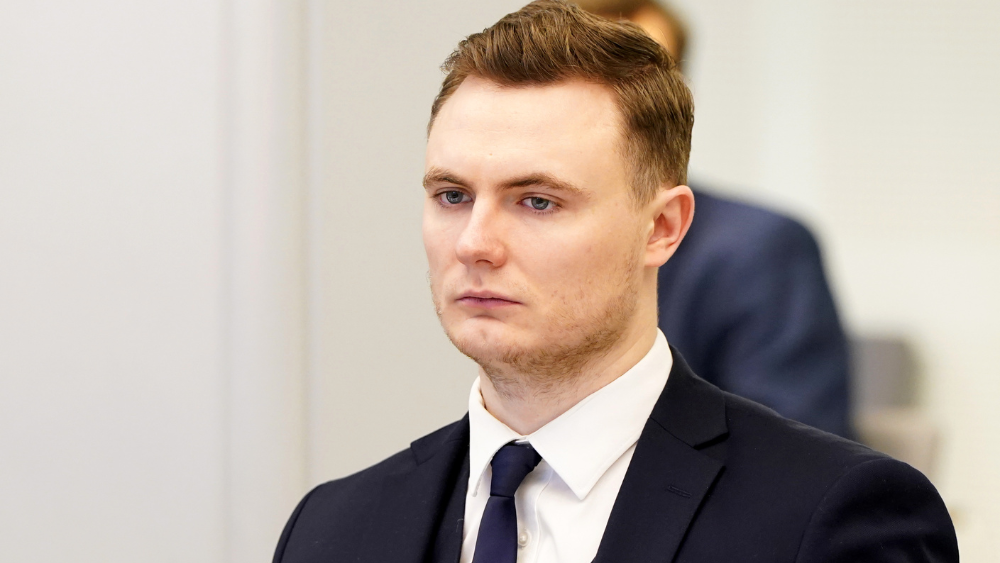 На осенней сессии парламента активнее всех выступал оппозиционер Бутанс На осенней сессии парламента активнее всех выступал оппозиционер Бутанс
