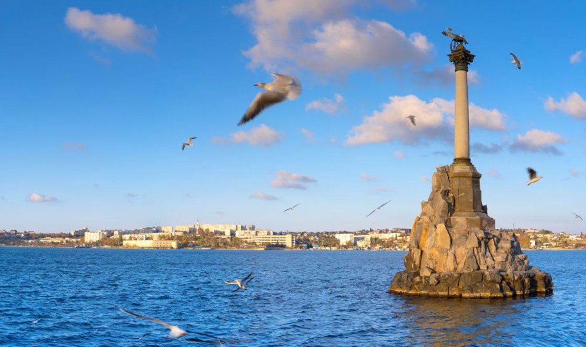 Корабли РФ в бухте Севастополя были атакованы украинскими беспилотниками