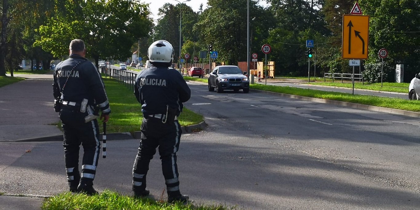 За сутки полиция выявила почти 200 нарушений скорости За сутки полиция выявила почти 200 нарушений скорости