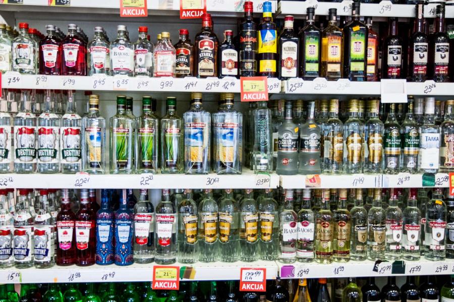 Депутаты предлагают спрятать алкоголь в магазинах от глаз покупателей Депутаты предлагают спрятать алкоголь в магазинах от глаз покупателей