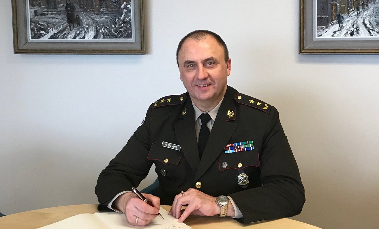 Произведена замена на второй по рангу должности в НВС Произведена замена на второй по рангу должности в НВС