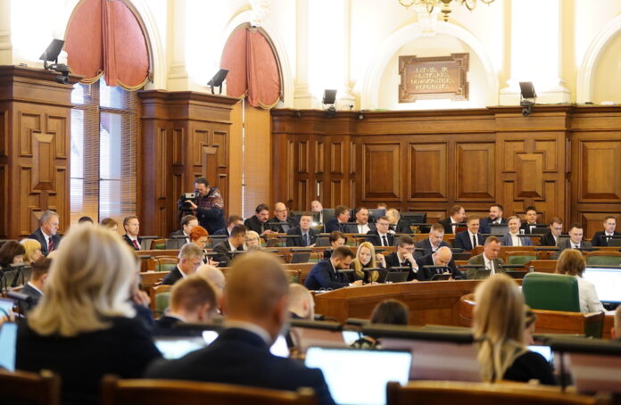 Сейм принял госбюджет на 2025 год с дефицитом в размере 2,9% ВВП Сейм принял госбюджет на 2025 год с дефицитом в размере 2,9% ВВП